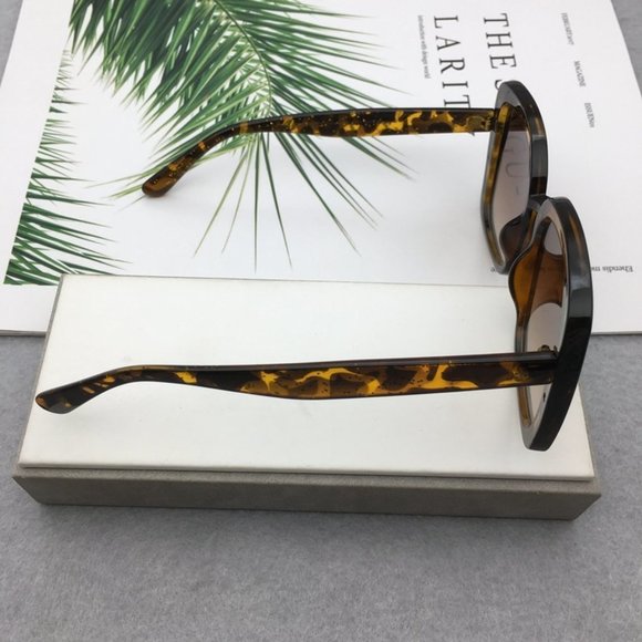 Fashion Sunglasses for Women and Men - Picture 3 of 4